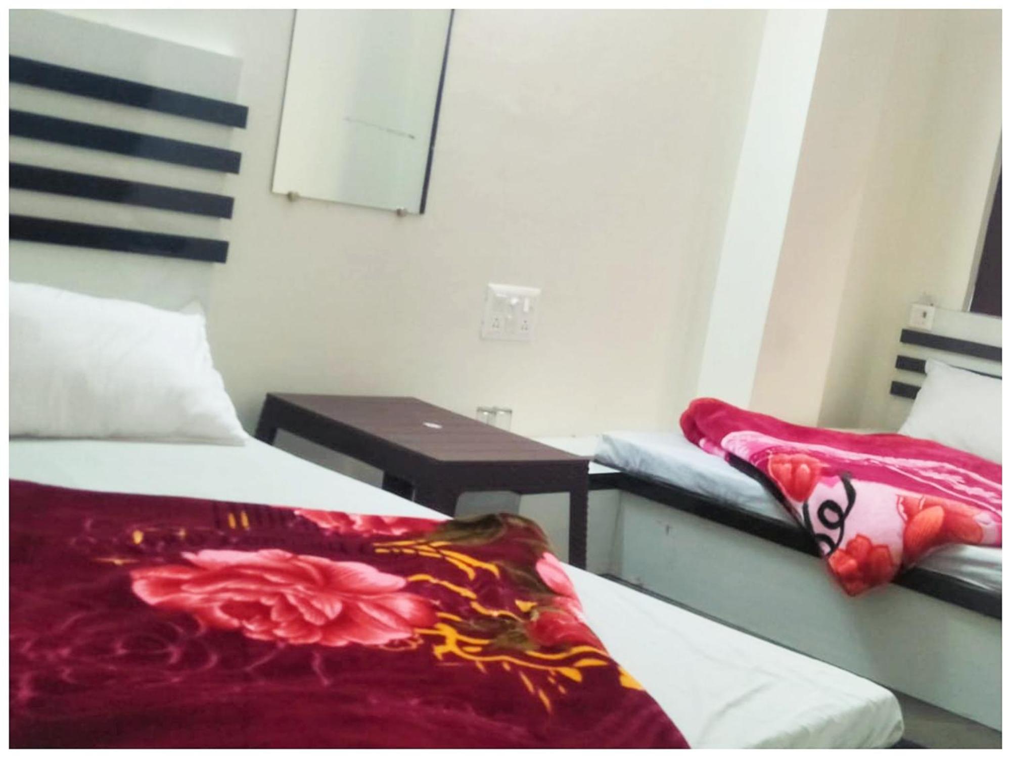 A Premium Hotel Sheeva Inn Near Temple - Fully Air Conditioning - Best Hotel Kankhal エクステリア 写真